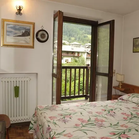Joivy Rustic Apt For 4 With Parking Nearby Ski Lifts Apartment Courmayeur