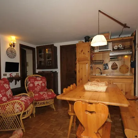 Апартаменты Joivy Rustic Apt For 4 With Parking Nearby Ski Lifts *